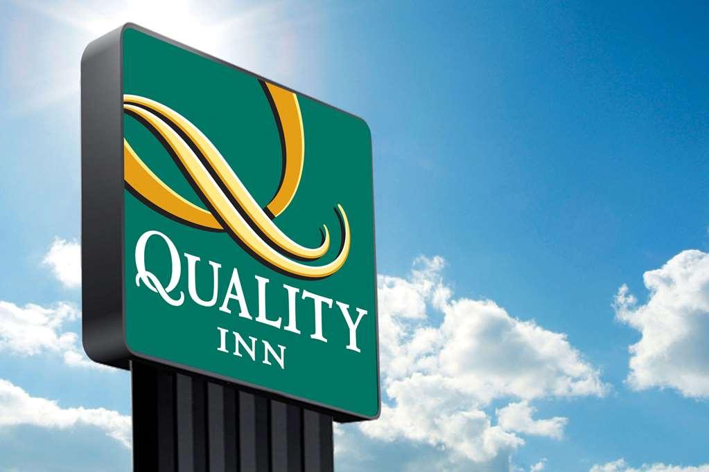 Quality Inn Albuquerque East I-40 Juan Tabo Exit Exterior photo